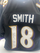 Load image into Gallery viewer, Roquan smith  #18 jersey signed
