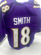 Load image into Gallery viewer, Roquan smith  #18 jersey signed
